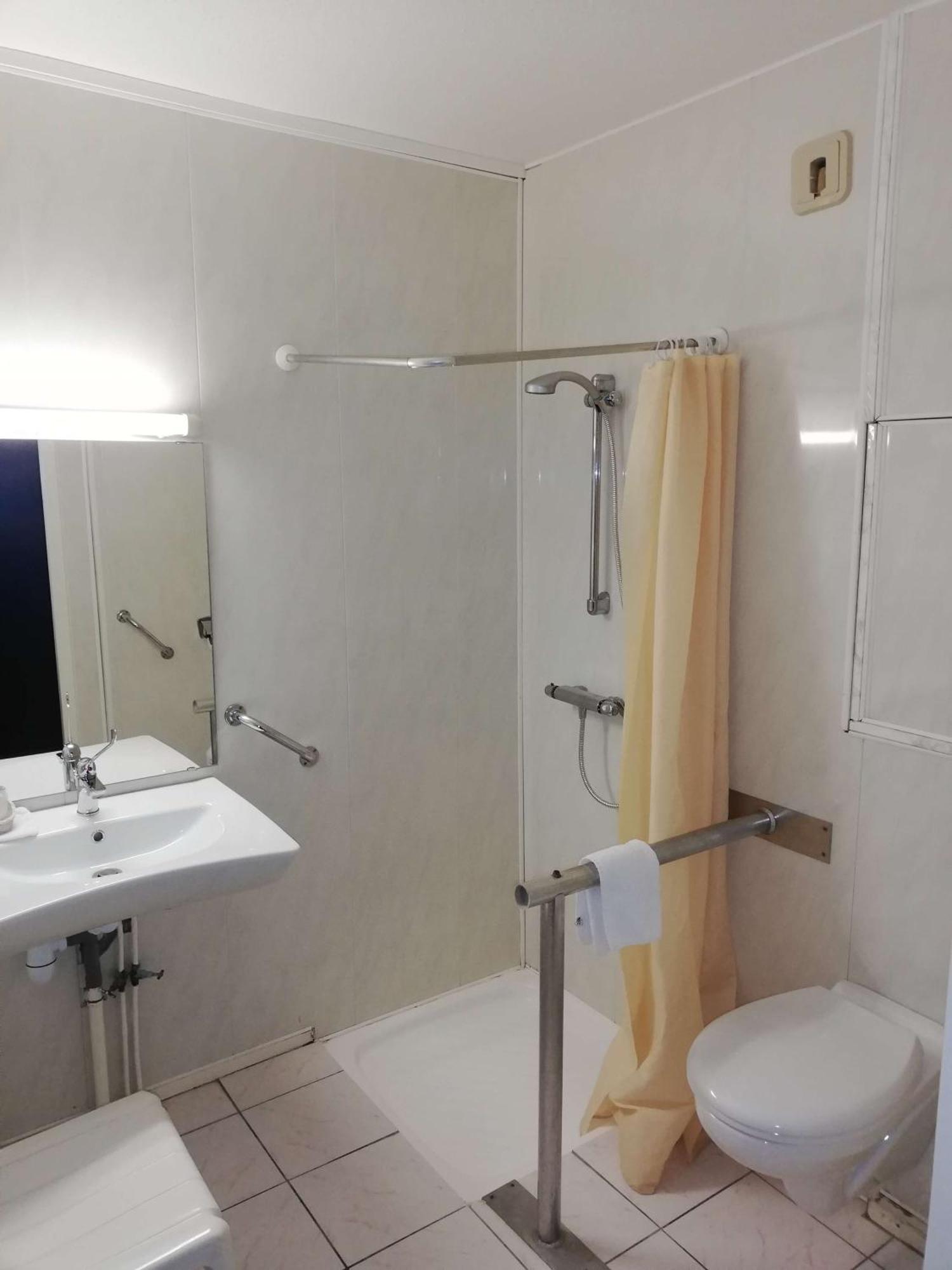 Brit Hotel Vallee Du Lot Фюмель Экстерьер фото